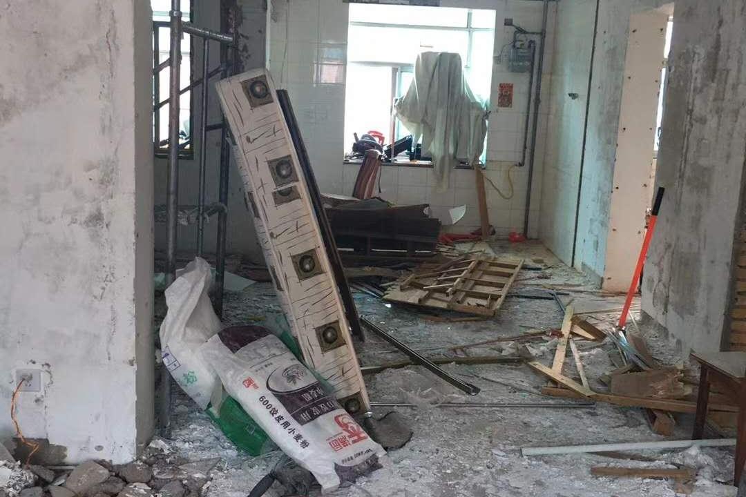 廈門(mén)裝修工人一天多少錢(qián)_裝修怎么找工人_被工人輪著干了一天