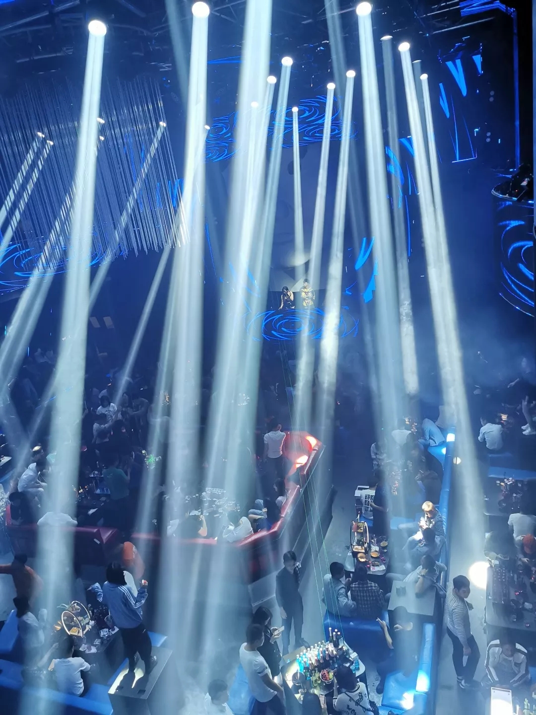 廈門酒吧設(shè)計(jì)_qq炫舞房間酒吧設(shè)計(jì)_個(gè)性酒吧設(shè)計(jì)