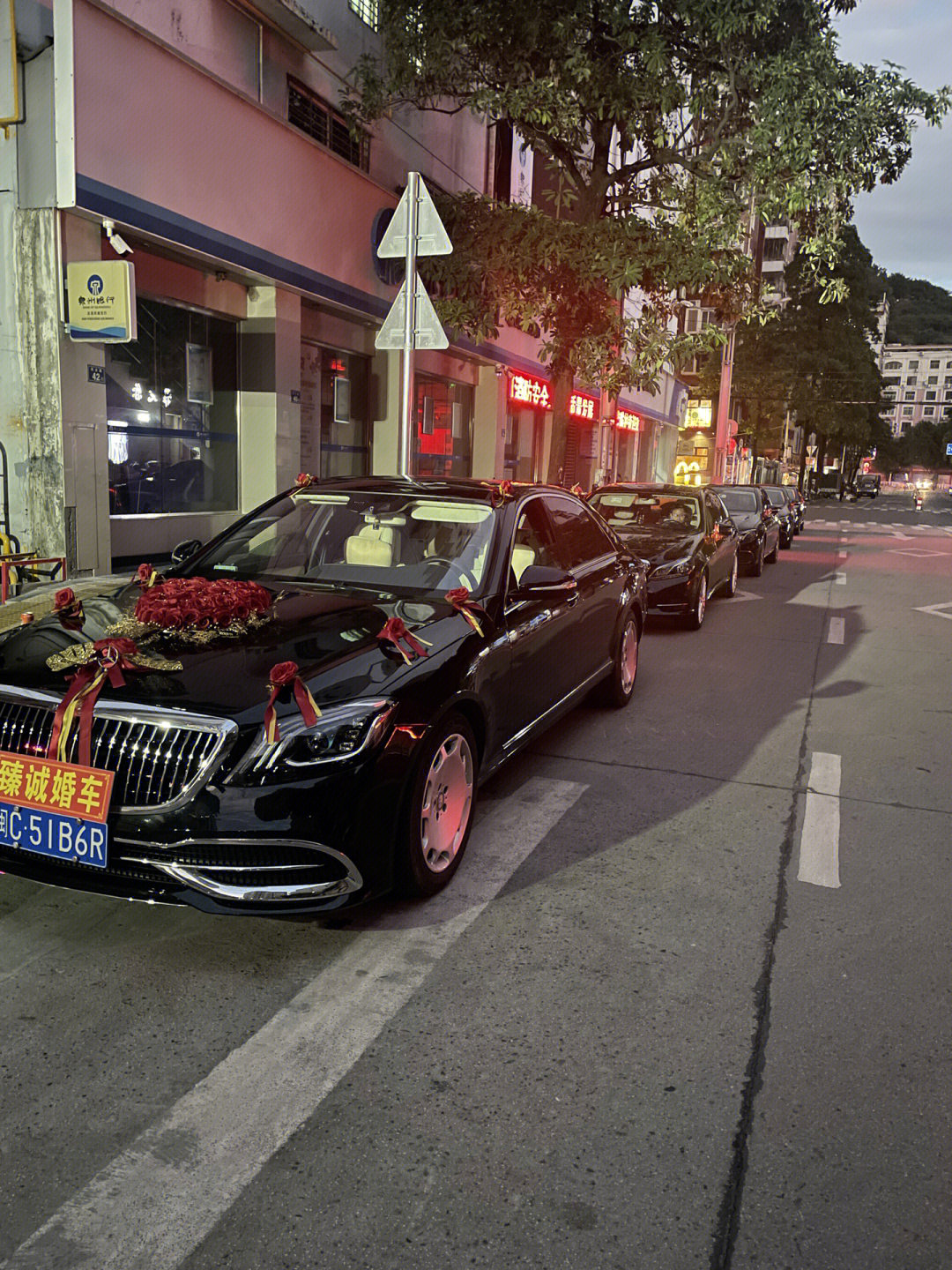 廈門婚慶車隊_廈門哪里有婚車裝飾_廈門婚車裝飾去哪里