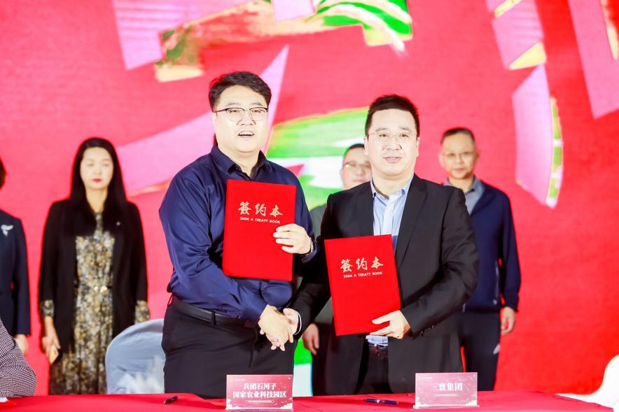 展銷、簽約、洽談、直播精彩不斷 “石河子參展團”火出了圈_展銷、簽約、洽談、直播精彩不斷 “石河子參展團”火出了圈_