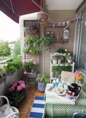 家庭裝修，陽(yáng)臺(tái)這么改造，美觀又實(shí)用，太聰明了