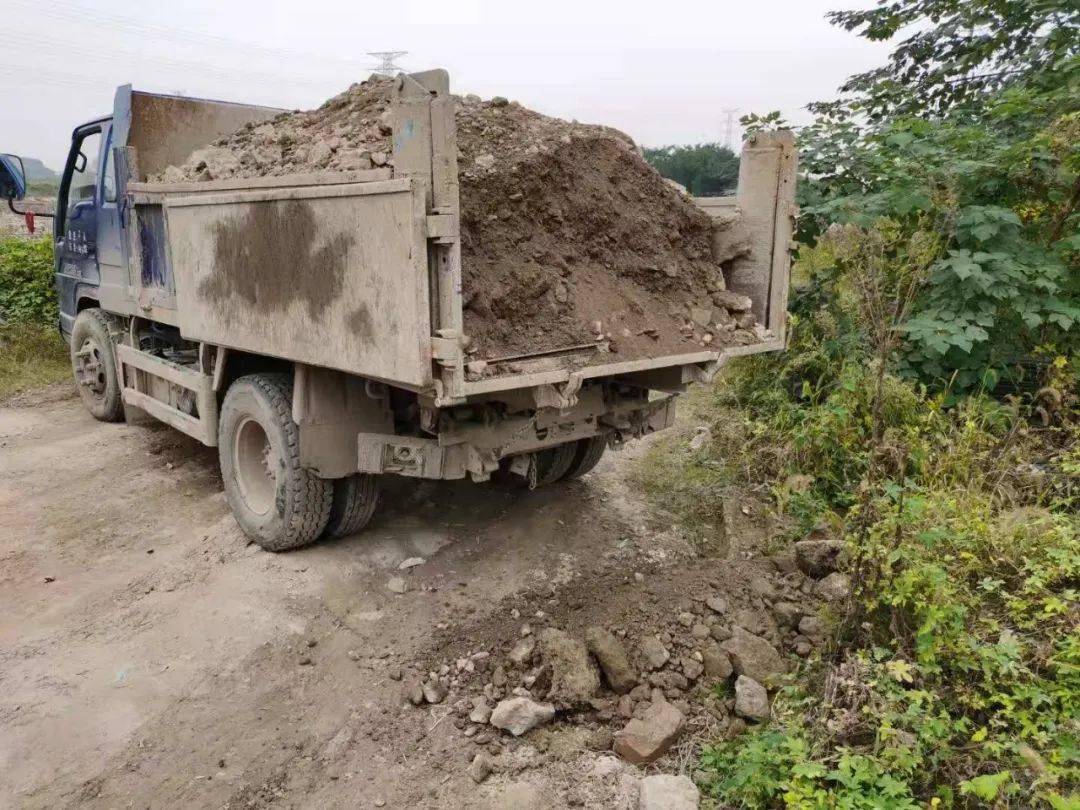 廈門(mén)傾倒裝修垃圾點(diǎn)事件_廈門(mén)裝修垃圾清運(yùn)_廈門(mén)裝修垃圾傾倒點(diǎn)