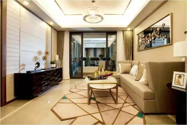 150㎡戶型四間朝南，一個(gè)創(chuàng)新的戶型，我不允許它有1㎡的浪費(fèi)。