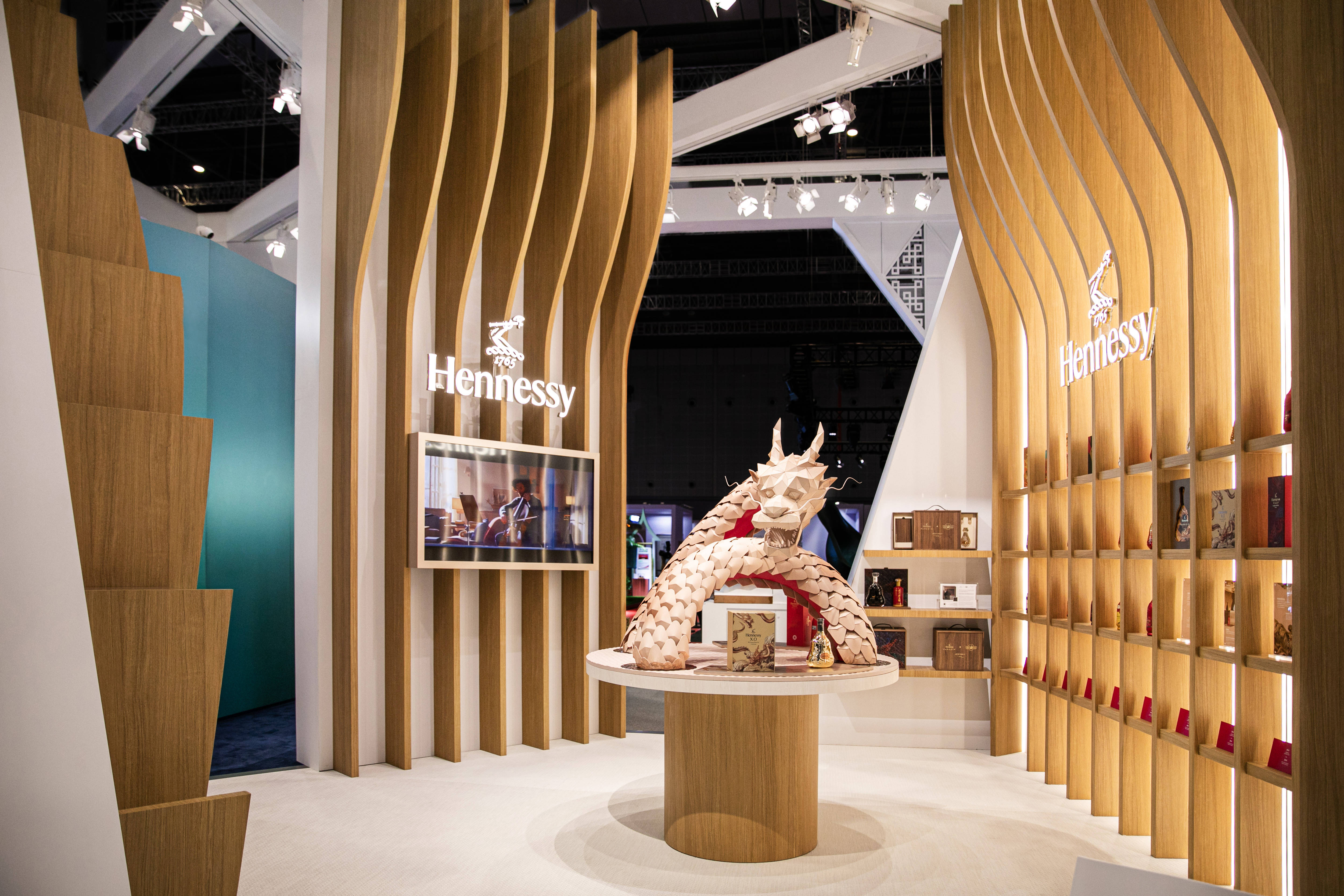 廈門(mén)裝飾金雕圖片大全_廈門(mén)金雕裝飾_廈門(mén)裝飾金雕公司地址