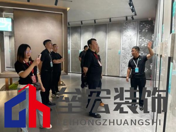 2024「京聞·創(chuàng)響杯」建筑裝飾產(chǎn)品設(shè)計(jì)大賽評審團(tuán)走進(jìn)又覓瓷磚·巖板